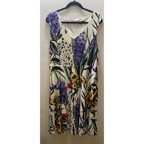 Tommy Hilfiger Dresses & Skirts - Tommy Hilfiger  Women's 14 Floral Print V Neck‎ Sleeveless Midi Dress  NWT